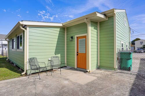 8 Mi to Dtwn New Orleans! Newly Renovated Home