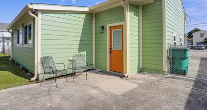 8 Mi to Dtwn New Orleans! Newly Renovated Home