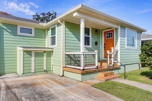 8 Mi to Dtwn New Orleans! Newly Renovated Home