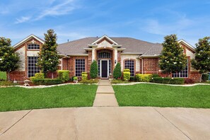 House (3 Bedrooms) | Front of property - Pool & Outdoor Bar! Spacious Getaway in Sachse (Sachse)