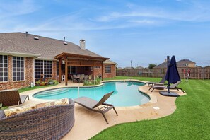 House (3 Bedrooms) | Interior - Pool & Outdoor Bar! Spacious Getaway in Sachse (Sachse)