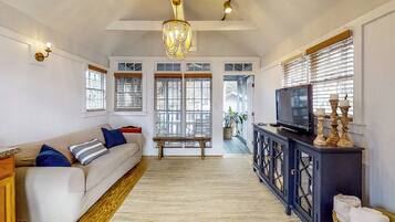 House (1 Bedroom) | Interior