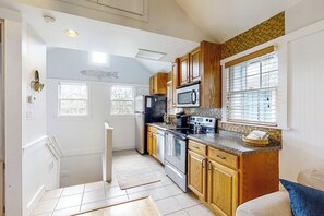 Interior - Vanilla Cottage on 30-acre Preserve! (Steinhatchee)