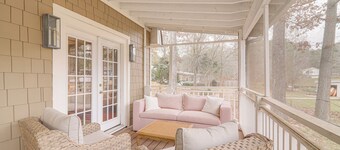 Quiet & Stylish Waterfront Gem w/ Dock in Eatonton