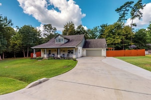 House (3 Bedrooms) | Front of property