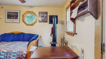 House (1 Bedroom) | Interior