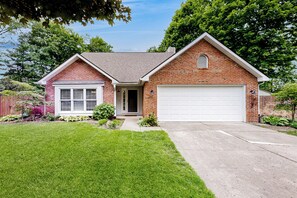 House (3 Bedrooms) | Interior - Waterfront 3BR w/ Heart-shaped Pond & Vitamix (Carmel)