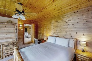 Interior - Lakefront Home W & Dock & Kayaks (Atlanta)