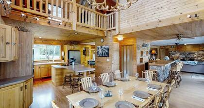 Lakefront Home W & Dock & Kayaks