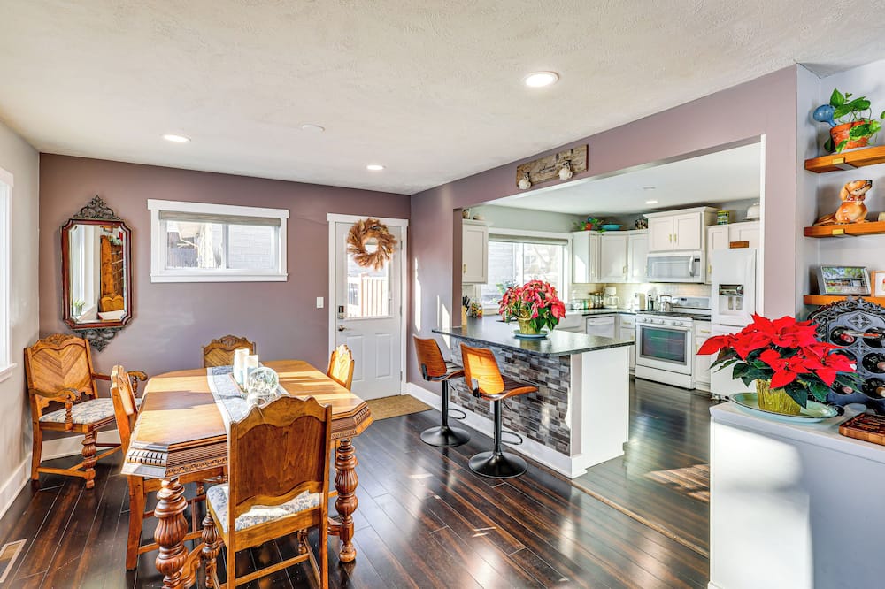 Spacious & Family Friendly! Lincoln Home Near Dtwn - Roca, NE