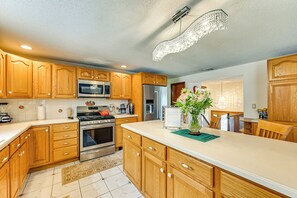 Interior - Spacious Yard w/ Gazebo: Charming Windsor Retreat (Windsor)