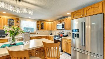 House (4 Bedrooms) | Interior