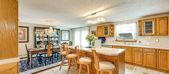 Spacious Yard w/ Gazebo: Charming Windsor Retreat