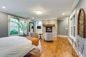 House (5 Bedrooms) | Interior - Great for Groups: Home 3 Mi to Dtwn Springfield! (Springfield)