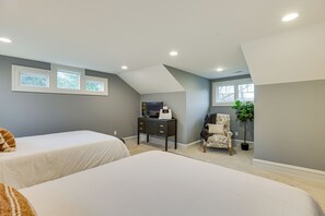 House (5 Bedrooms) | Interior - Great for Groups: Home 3 Mi to Dtwn Springfield! (Springfield)