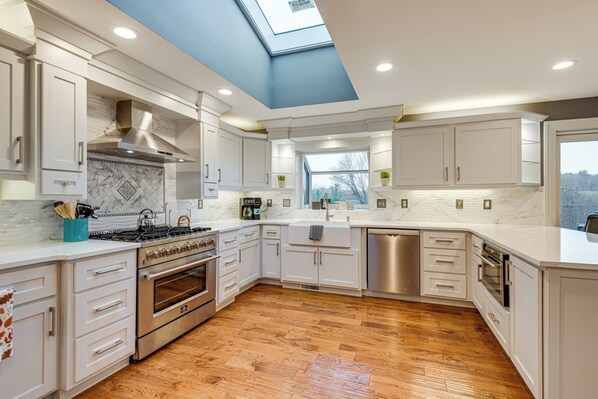 المنشأة من الداخل