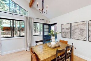 House (3 Bedrooms) | Interior - Hot Tub & Game Room! Pinetop 'wild Horse Retreat' (Pinetop)
