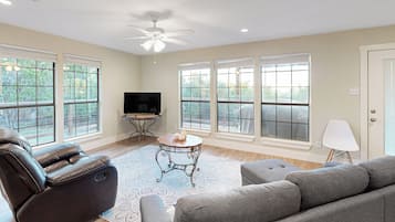 Nhà (3 Bedrooms) | Nội thất