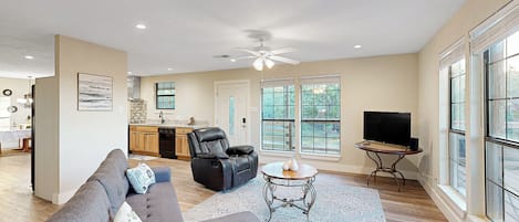 House (3 Bedrooms) | Front of property