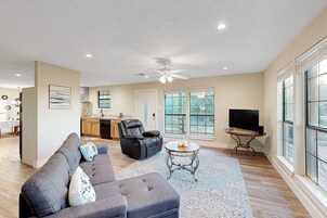 House (3 Bedrooms) | Front of property