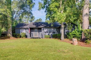 House (3 Bedrooms) | Interior - 3BR Charming Retreat W & Deck & Wifi (Valdosta)