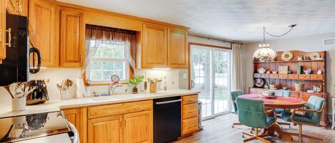 House (3 Bedrooms) | Interior