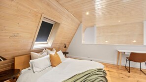 Iron/ironing board, Internet, bed sheets - Cora Lynn 14, Steps from the beach and vibrant local lifestyle, perfect base for a refresh (Lorne)