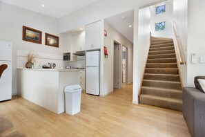 Interior - Bungaree - Waterfront Retreat: Secluded lodges perfect for nature lovers (Forge Creek)