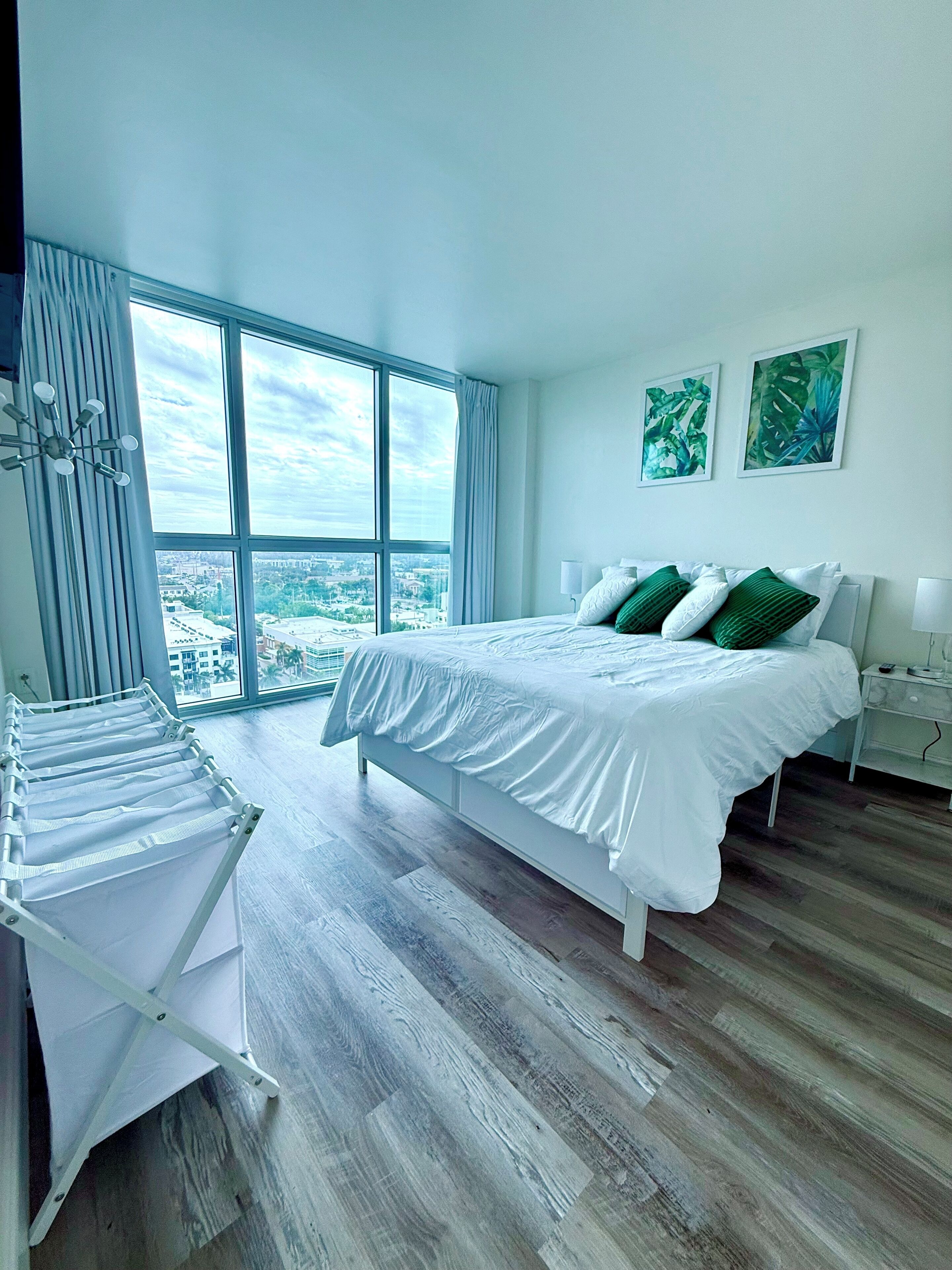 Bügeleisen/Bügelbrett, WLAN, Bettwäsche