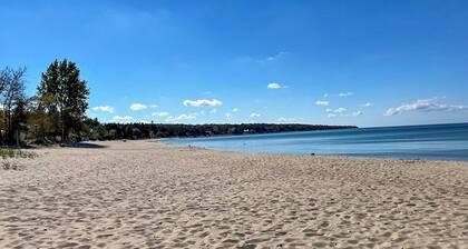 Cedar Shore - King Bed!