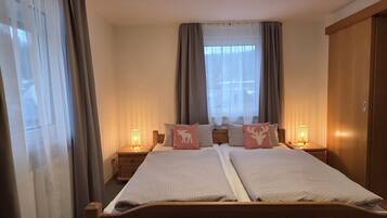 Fer et planche Ă repasser, Wi-Fi, draps fournis