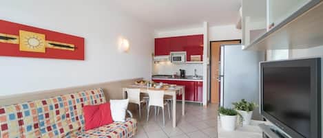 Apartment, 2 Bedrooms, Balcony | Living room