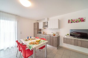 Lejlighed - 2 soveværelser - balkon | Spisestue