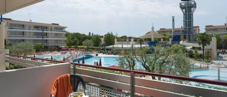 อพาร์ทเมนท์, 2 ห้องนอน, ระเบียง | ระเบียง