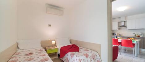 아파트, 침실 2개, 발코니 | 3 개의 침실