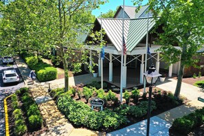 Exterior - 3 bedroom Condo in Bear Trap Dunes Community! Community Pool, Shuttle to the Beach, Tennis, Fitness Center, Free WIFI and more! (Ocean View)