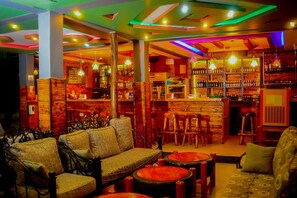 Bar (on property) - Bunyonyi Safaris Resort (Kabale)