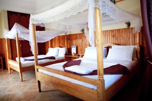 Chambre Double Deluxe | Rideaux occultants, fer et planche à repasser, Wi-Fi gratuit