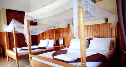 Bunyonyi Safaris Resort