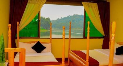 Bunyonyi Safaris Resort