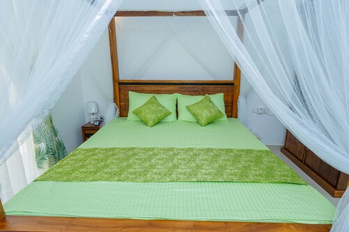 3BR Family Retreat In Athurugiriya, Colombo