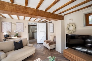 Living area - Rainbow Cottage (Ormskirk)