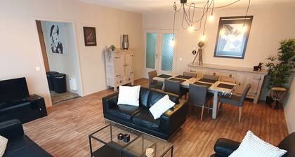 Practical Work-Ready Apartment with All Essentials near Antwerp.