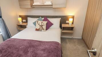 2 phòng ngủ, trang trí khác biệt