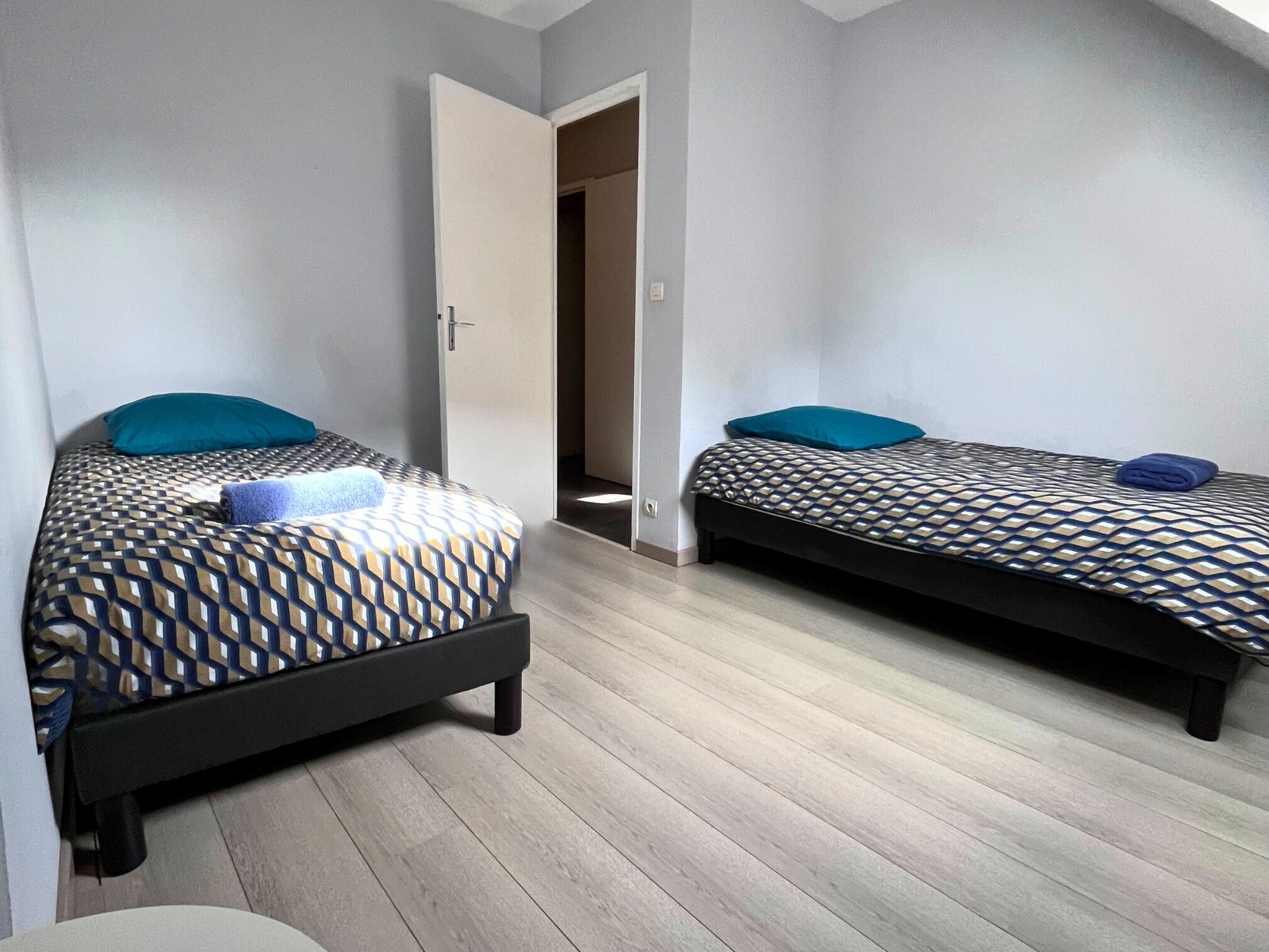 House, 5 Bedrooms, Kitchen, City View | Blackout curtains, iron/ironing board, free WiFi