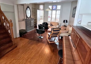 House, 5 Bedrooms, Kitchen, City View | Living area - Apart'Moment - La Vue cathédrale (Saint-Omer)