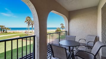 Condo, 2 Bedrooms | Outdoor dining