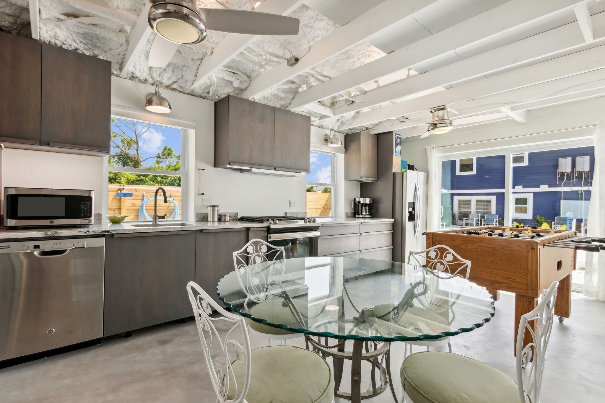 House, 5 Bedrooms | Private kitchen
