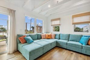 House, 5 Bedrooms | Living area - Blueberry Dunes Beach Cottage - Pet Friendly - Pool (Fernandina Beach)