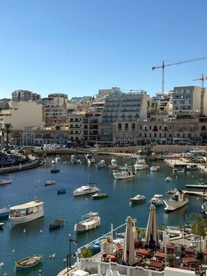 Marina - Spinola Seaview Apartment (San Ġiljan)